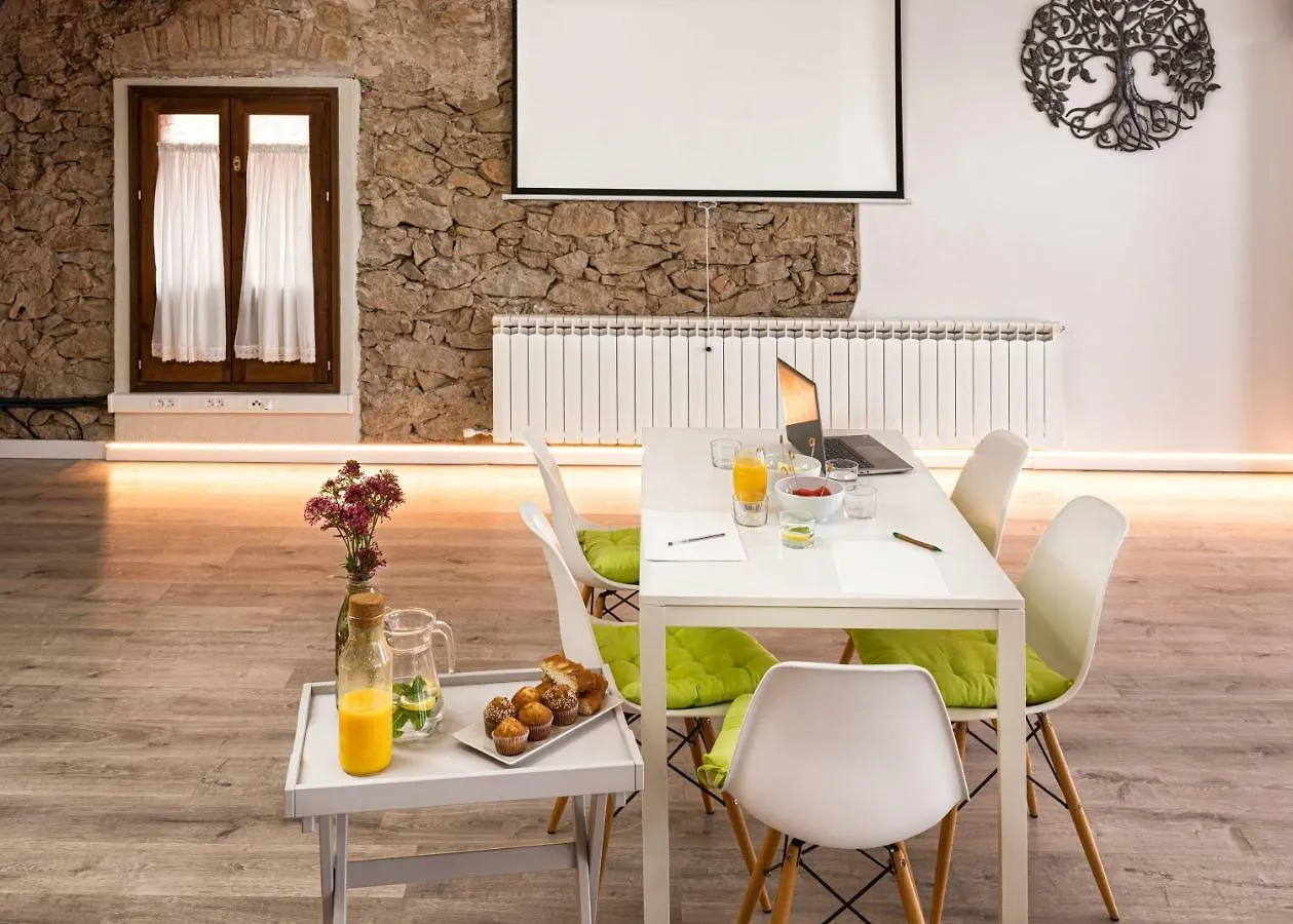 Emphasis Guest House Caserras